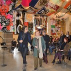 Hermann Josef Hack Basislager / Base Camp. Schulministerin Sylvia Löhrmann, Hermann Josef Hack und P. Werner Holter vor der Diskussion „Darf kunst helfen?". Kunst-Station Sankt Peter Köln, 2015. Foto: Andreas Pohlmann